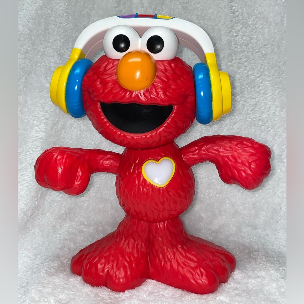 Dancing & Singing Elmo